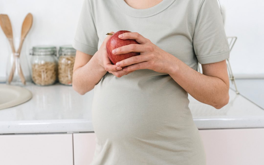 What to Eat When Trying to Conceive and During Pregnancy