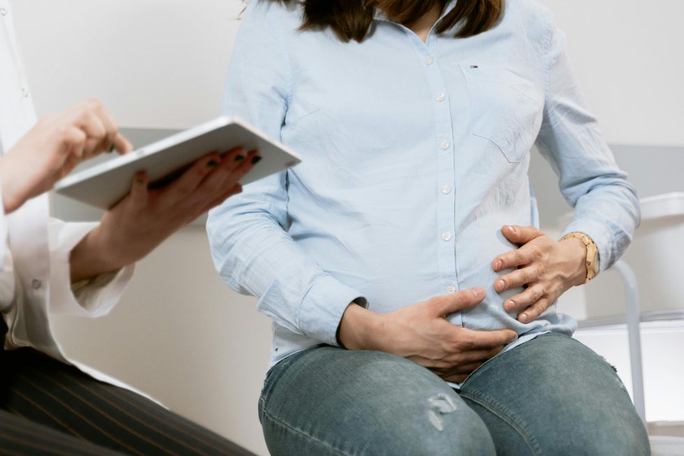 Pregnant woman consult
